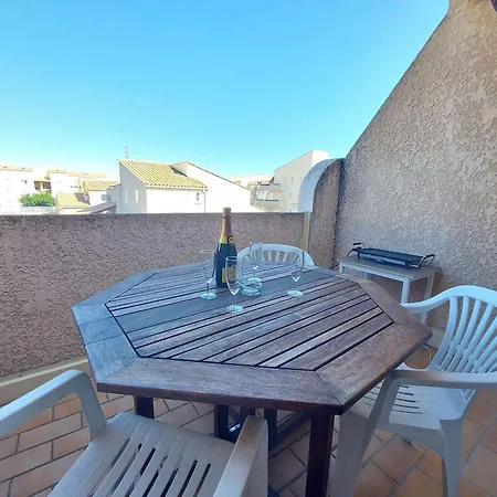 Avec Terrasse, Piscine Et Parking Prive A - Fr-1-326-774 *