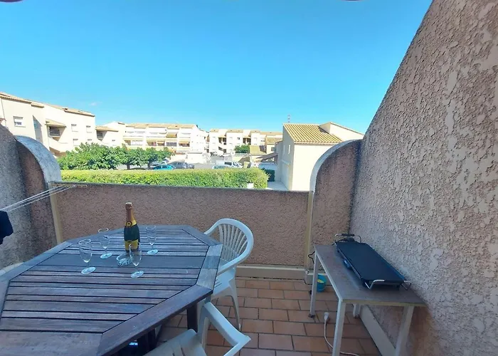 Studio Cabine avec Terrasse, Piscine et Parking Privé à Marseillan - FR-1-326-774 * Marseillan (Herault)